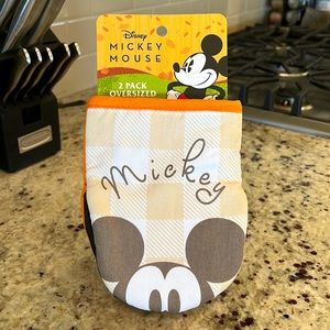Disney Mickey Mouse mitts